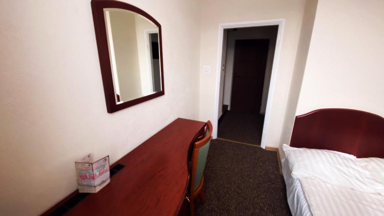 Aparthotel Dom Turysty Sanok Exteriér fotografie